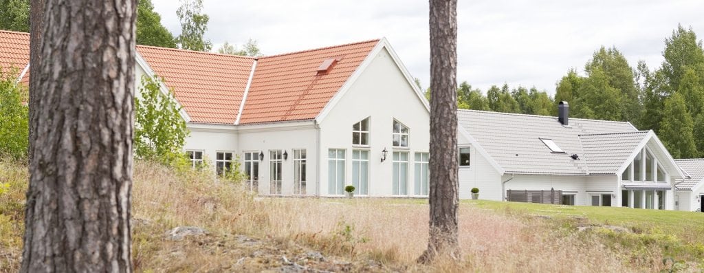 Två nybyggda hus