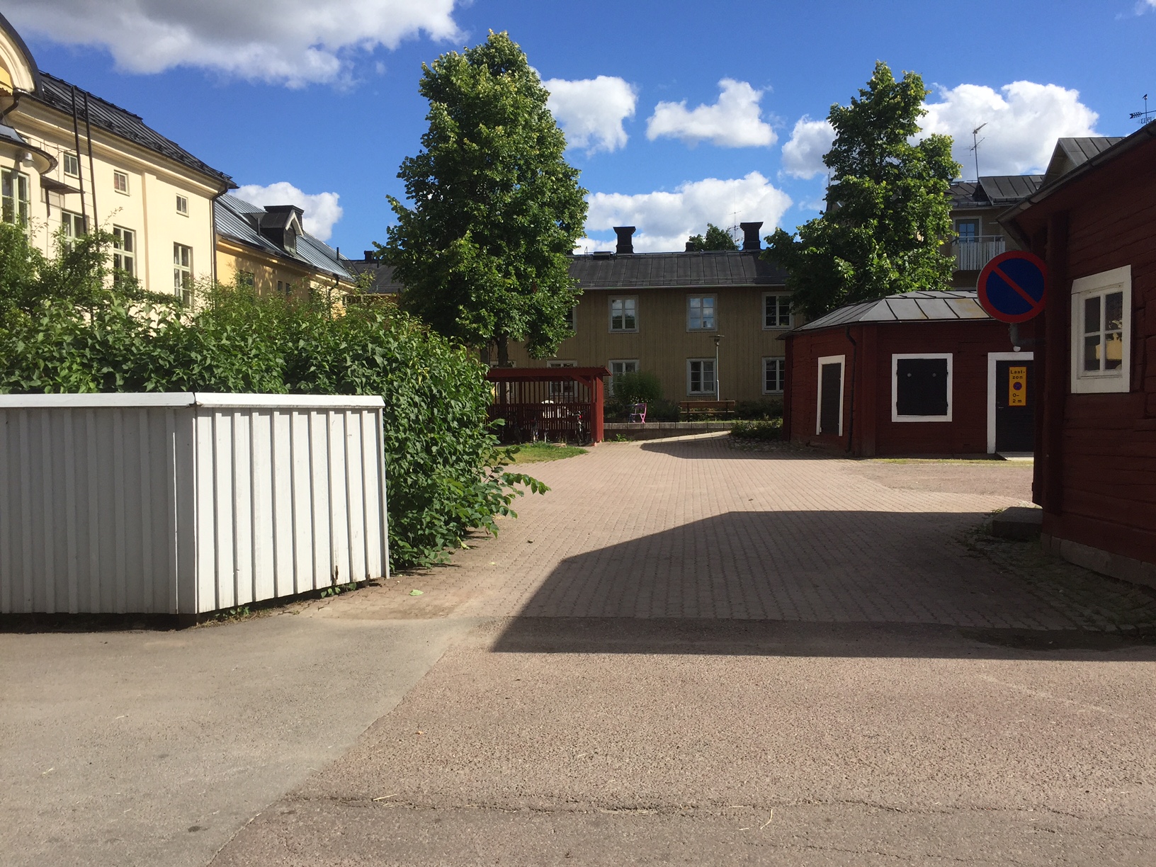 Entré till baksidan av Rådhuset.