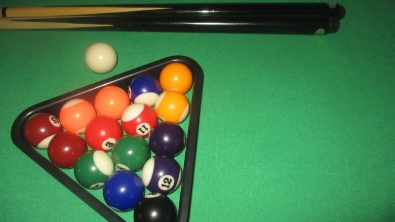 Biljardbollar och köer.